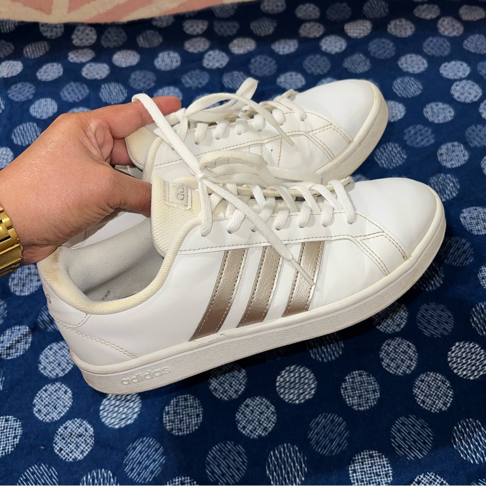 Adidas women’s sneakers - Picture 5 of 11